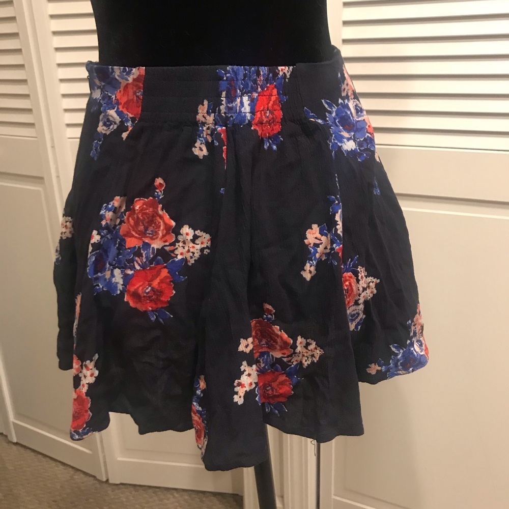 Floral mini skirt